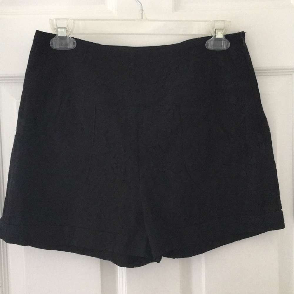 Sans Souci Black Lace Shorts - size Large (NWT)
